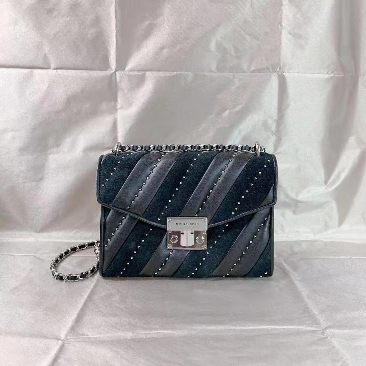 Michael Kors 35F1SX0L2U Rose Flap Shoulder Black Bag w/Tags Michael Kors 35F1SX0L2U Rose Flap Shoulder Black Bag w/Tags